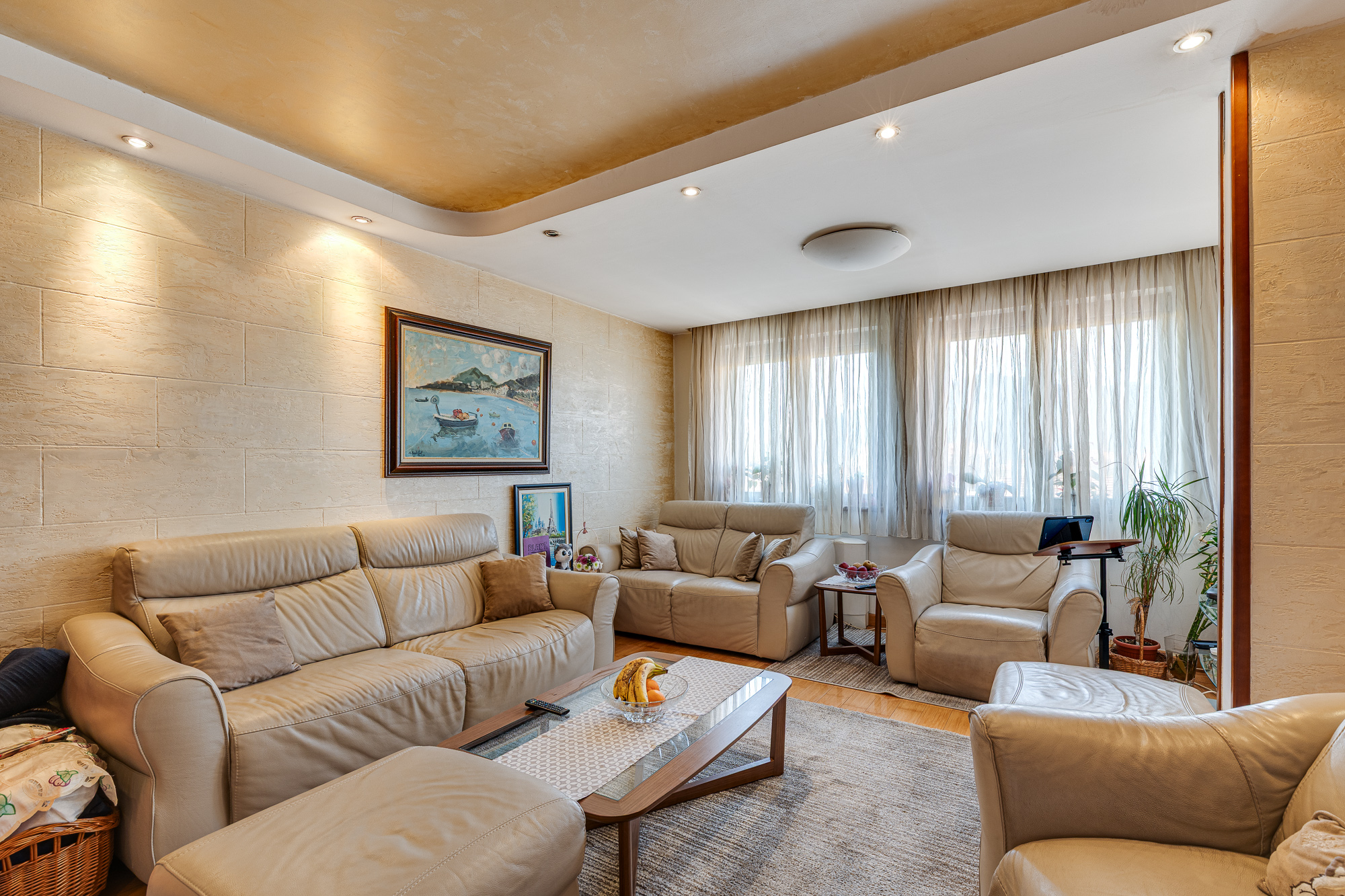 House in a quiet area of Budva overlooking the sea.